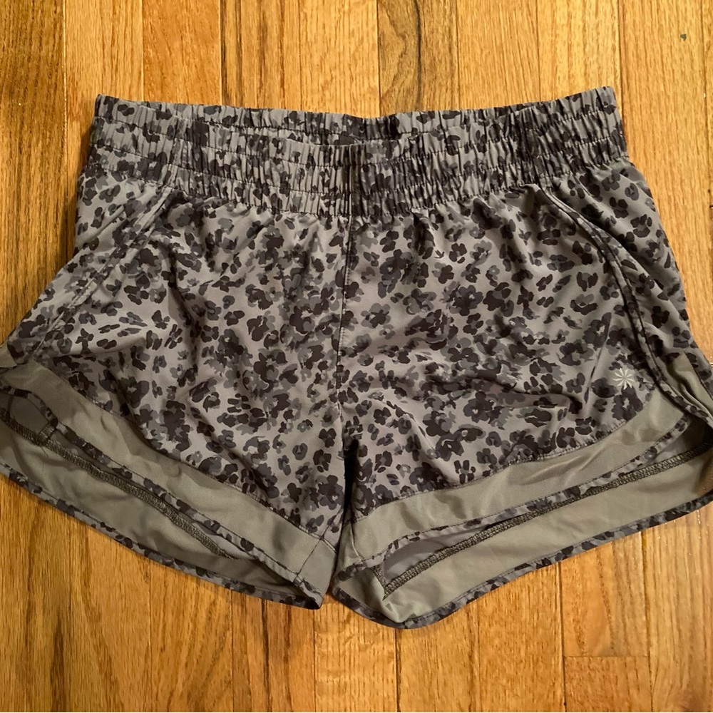 ATHLETA Mesh Racer Run Short 4" Libra Gray Animal Print Size M